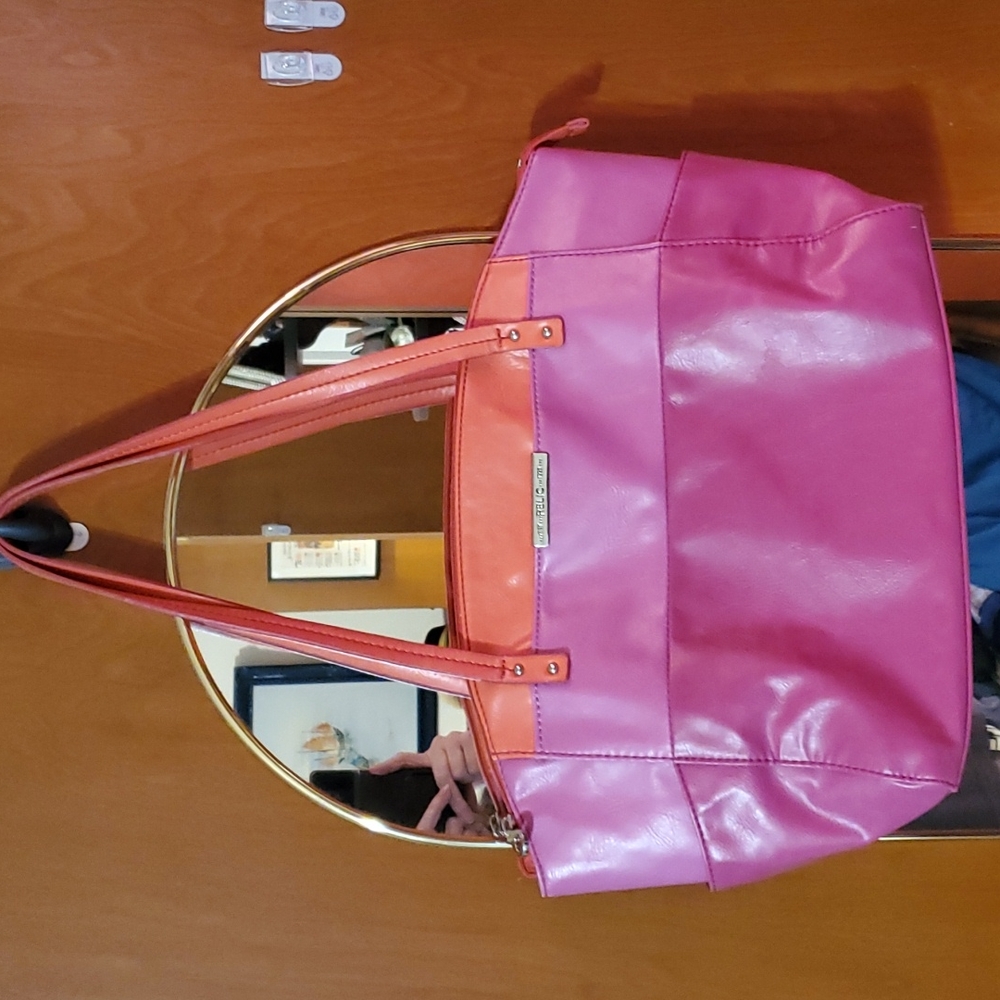 Relic shoulder handbag